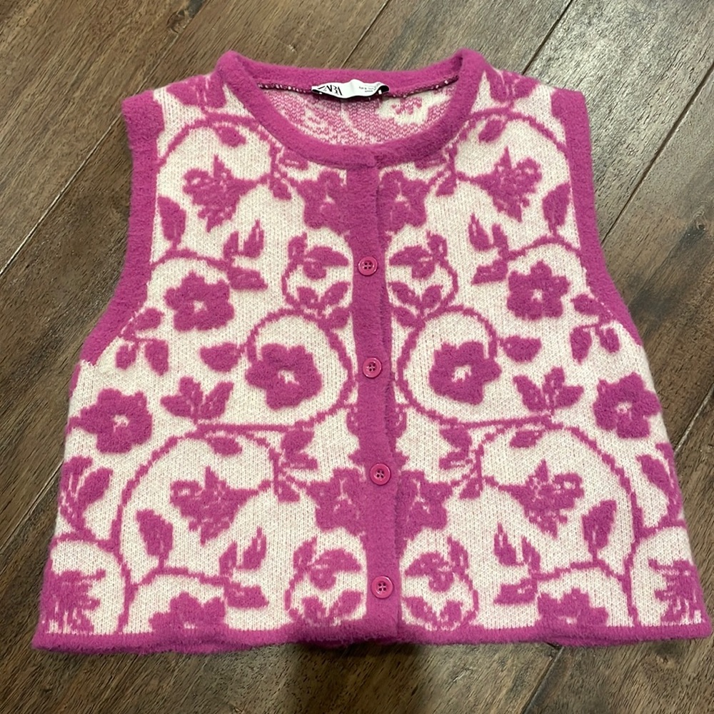 Zara Magenta Floral Knit Vest  (Small)
